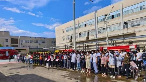 衡陽高新區(qū)開展大型政企聯(lián)合消防應急演練